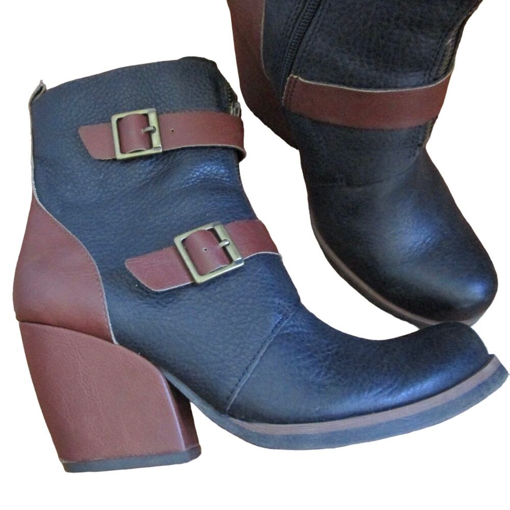 Korks Richard Brown Black Leather Ankle Booties Block Heel 7